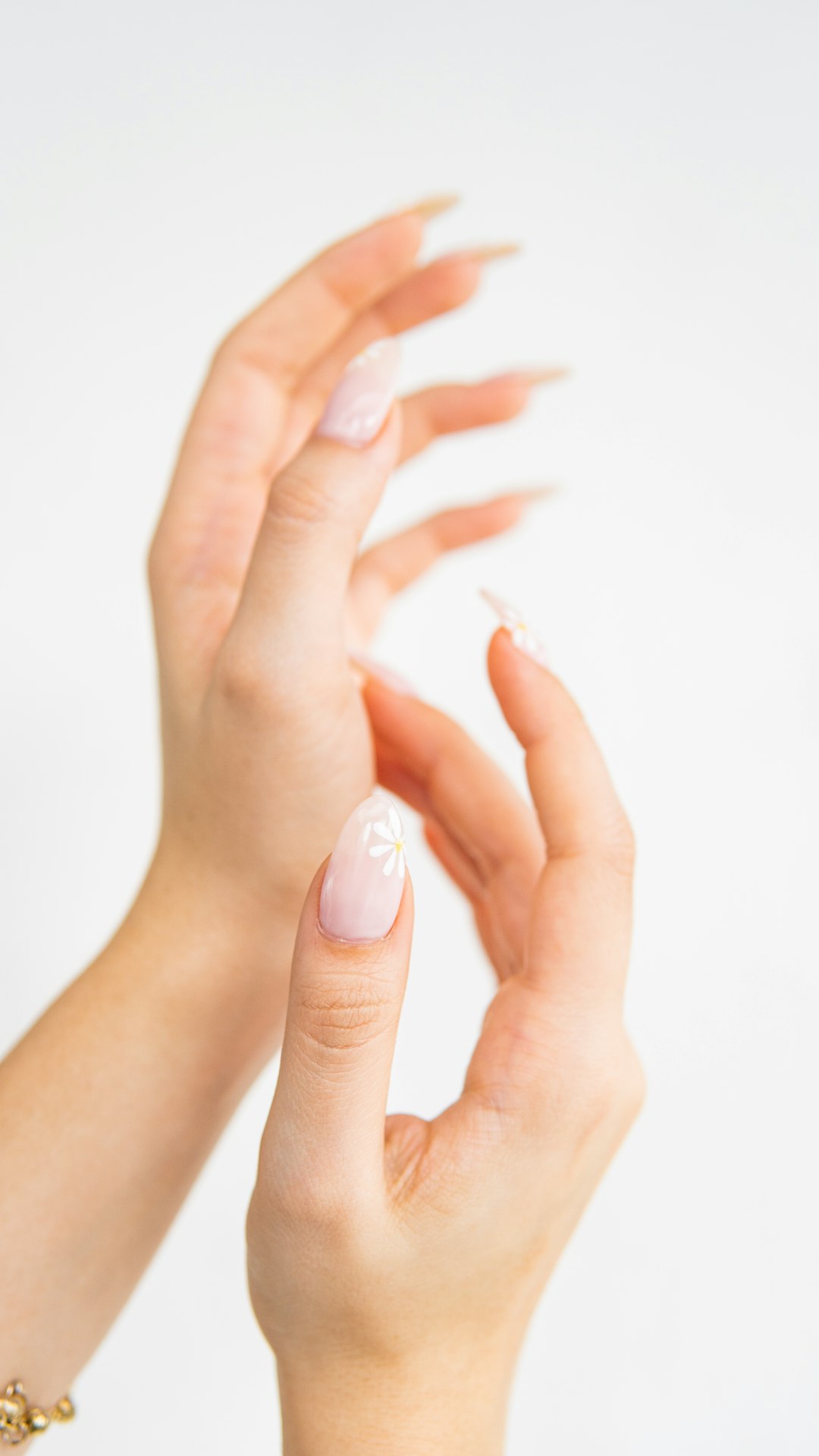 GLP-1薬で美容が壊れる?日本人が知らない爪と髪の真実